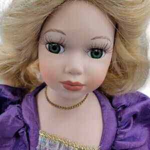 Cinderella" Collectible Memories Porcelain Doll 15 w/ Stand